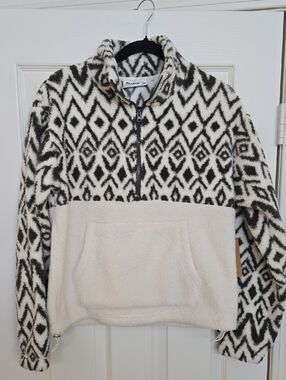 BearPaw Sherpa Pullover in Black & Cream Aztec Print